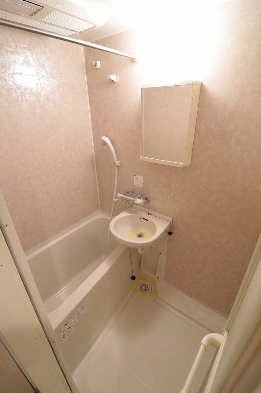 バス・シャワールーム　※同物件、別部屋になります。