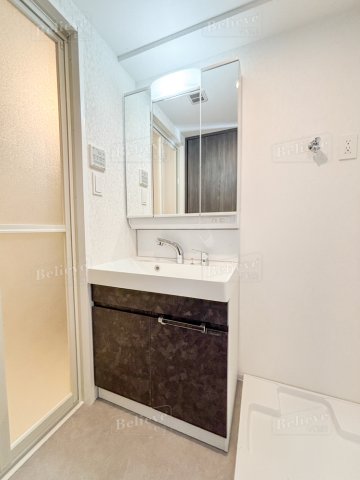 洗面設備　綺麗で明るい洗面所です☆