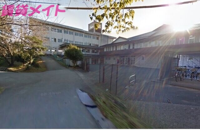 【度会郡玉城町下田辺のアパートの中学校】