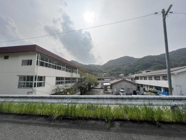 小学校　備前市立片上小学校（小学校）まで1695m