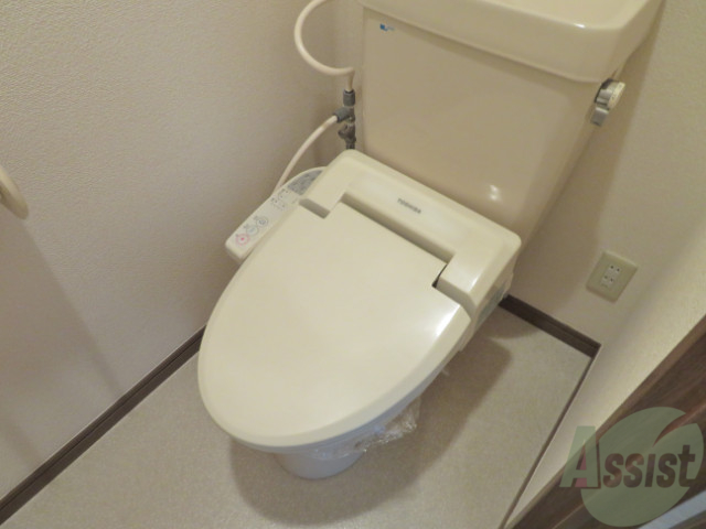トイレ　こちらはトイレです。清潔感があり、安心して使用できます。