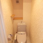 トイレ　嬉しいウォシュレット付のトイレです。