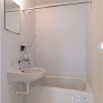 バス・シャワールーム　追い焚き機能付きのお風呂です。