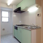 キッチン　2口ガスコンロ付きのキッチンです。