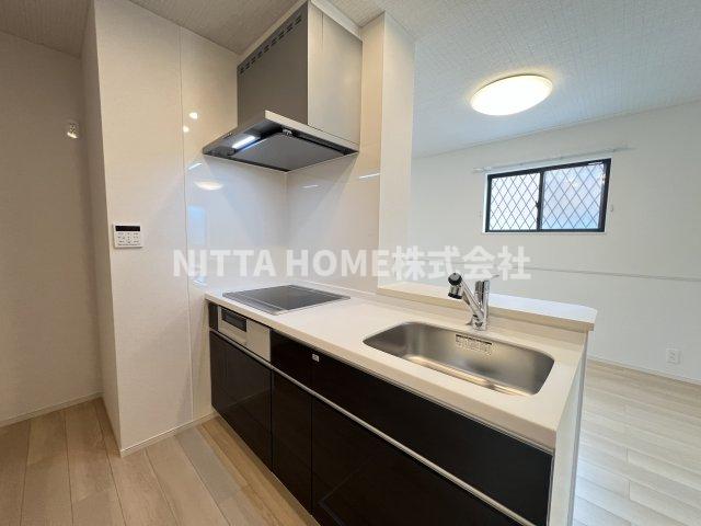 キッチン　３口コンロ付きのアイランドキッチン(^^♪