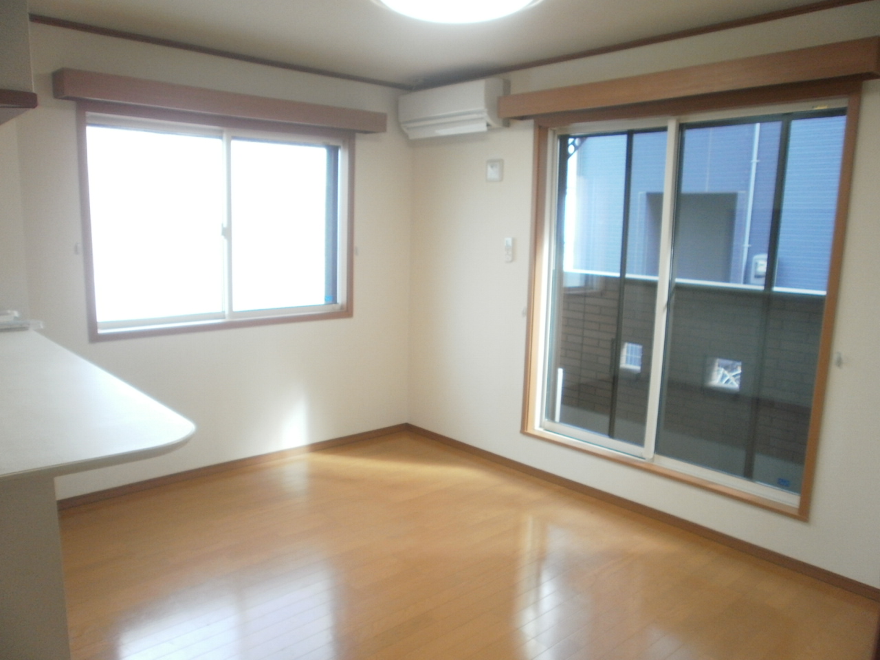 居室・リビング　角部屋＆2面採光のリビング。