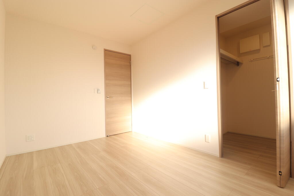 その他部屋・スペース　ウォークインクローゼット付きの洋室