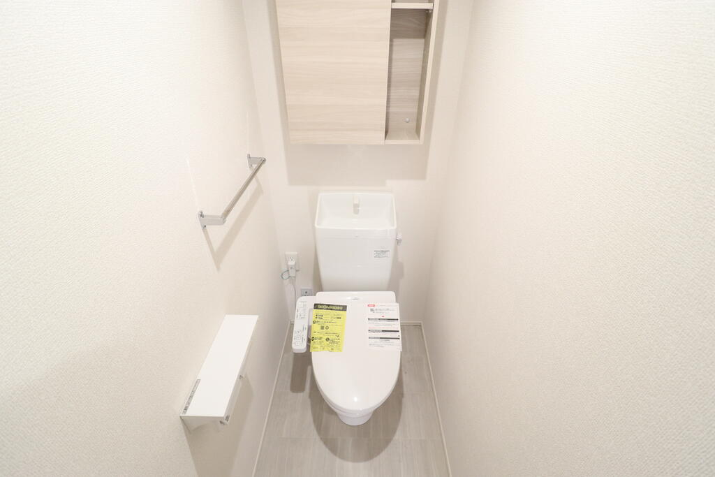 トイレ　収納たくさんなトイレ