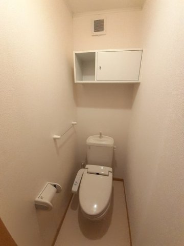 トイレ　嬉しい温水洗浄便座付き♪