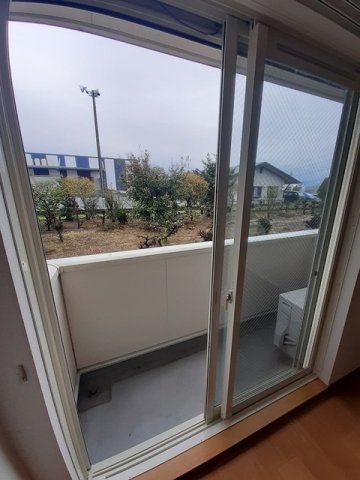 バルコニー　陽当たり良好なバルコニーです♪