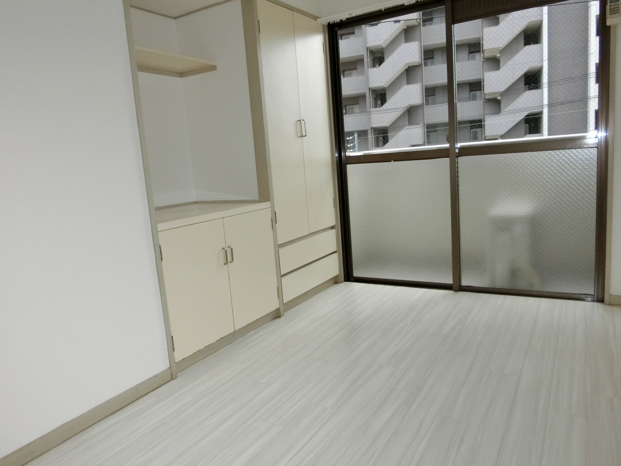 居室・リビング　現況を優先させて頂きます。