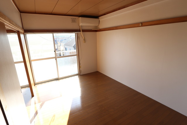 居室・リビング　※写真は他号室です