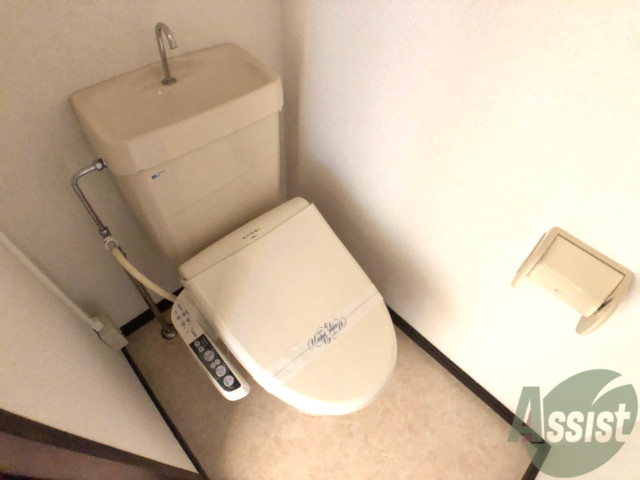 トイレ　トイレは温水洗浄便座なので温かく迎えてくれます。