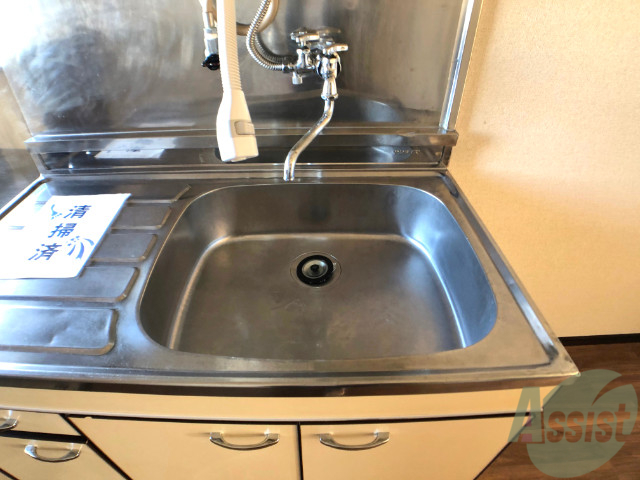 洗面設備　洗面所はキッチンの方をお使いくださいませ。