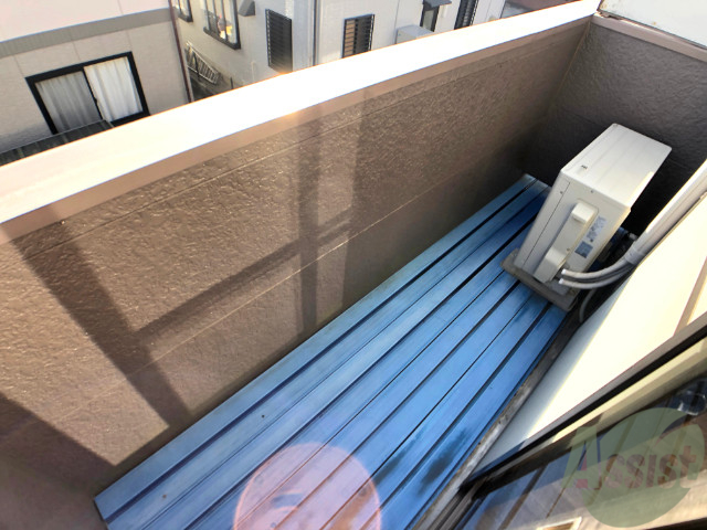 バルコニー　バルコニーは洗濯ができるほどのスペースがあります。