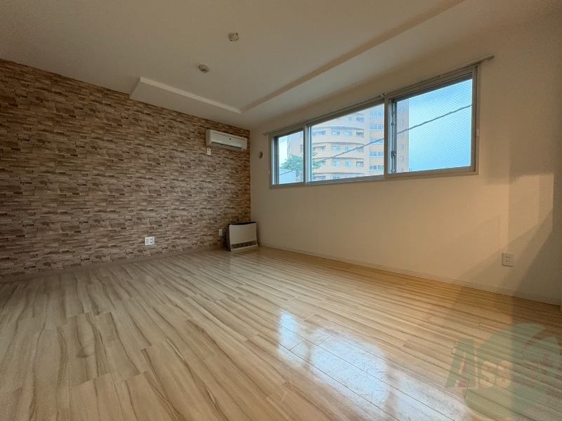 居室・リビング　広くてキレイなお部屋が広がっていて、充実した生活が送れそう。