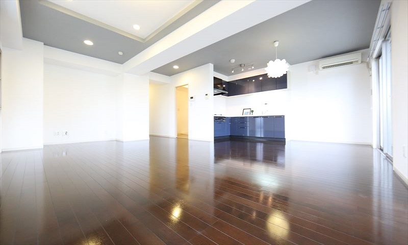 居室・リビング　LDK23帖　洋室10帖　洋室5.5帖　納戸3.4帖