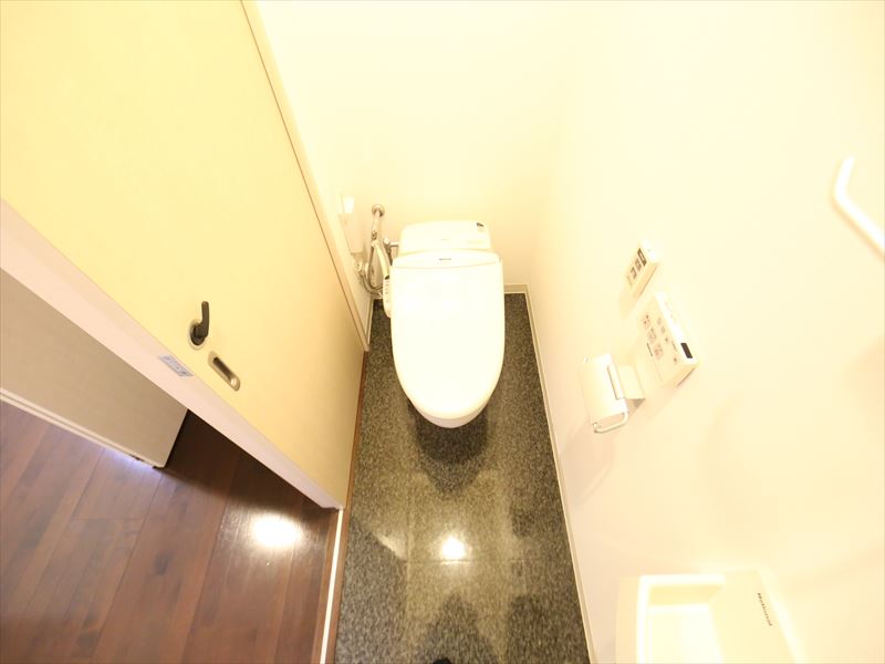 トイレ　トイレ（温水洗浄便座）