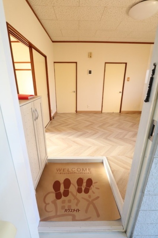 玄関　図面と現状に相違がある場合には現状を優先