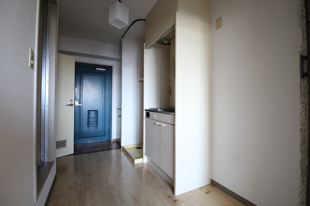 玄関　同物件別号室