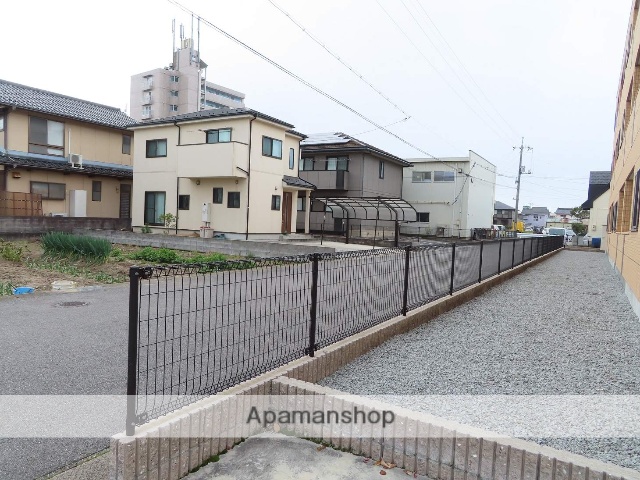 その他　前面道路（その他）まで0m