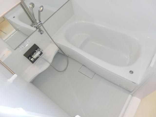 バス・シャワールーム　広い浴室