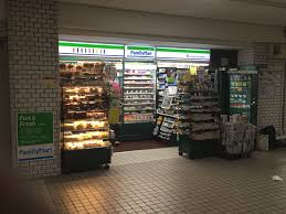 コンビニ　ファミリーマート 喜連瓜破駅西店（コンビニ）まで98m
