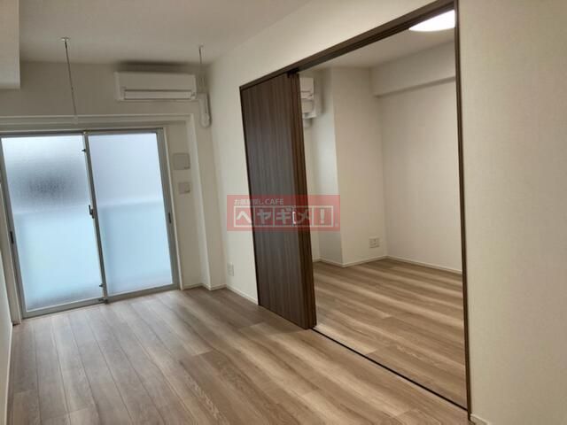 居室・リビング　反転タイプ