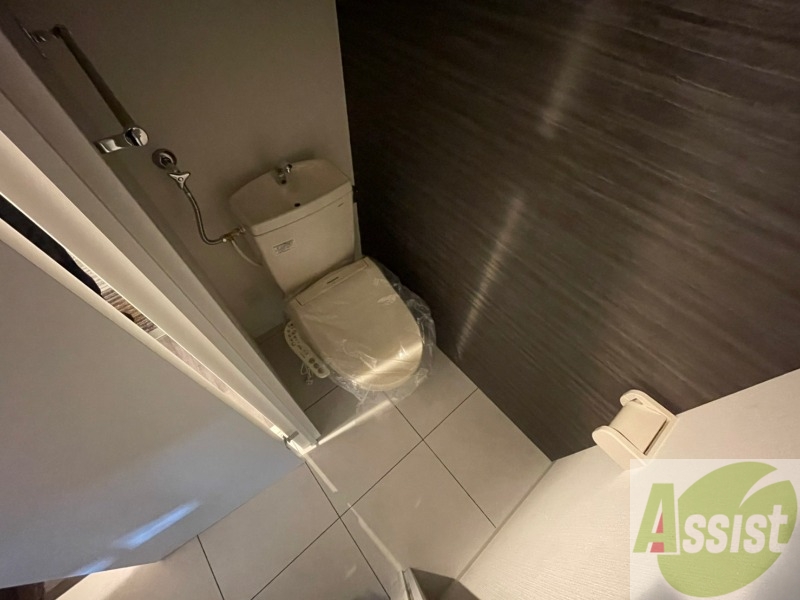 トイレ　ウォシュレット機能がついたトイレです。安心して使用できます。