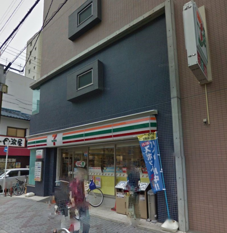 コンビニ　セブンイレブン阪急茨木市駅東店（コンビニ）まで181m