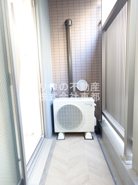 バルコニー　お天気のいい日は洗濯物も気持ちよく干せますね！