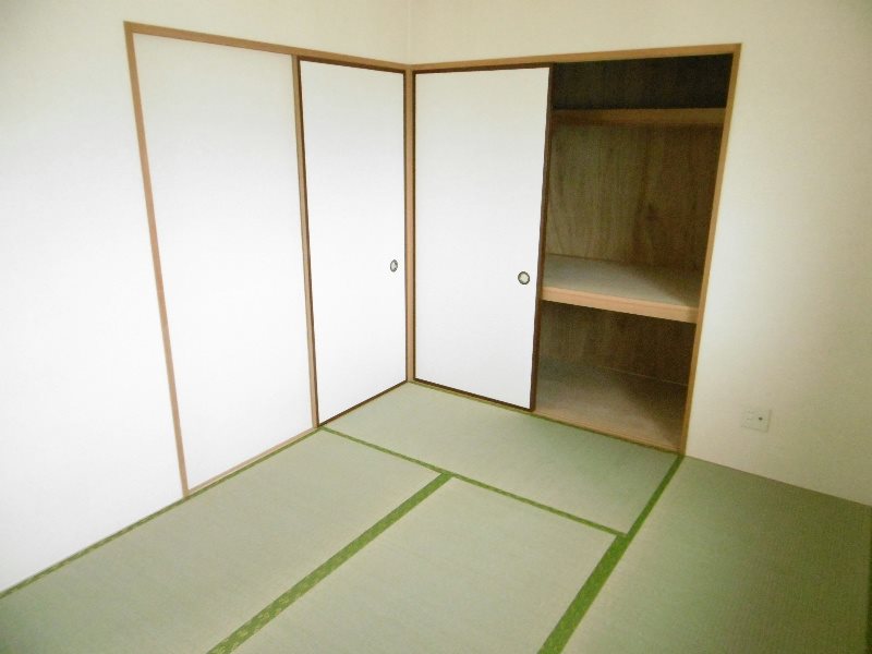 収納　和室内押し入れ