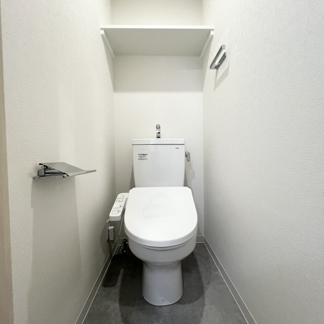 トイレ　温水洗浄便座