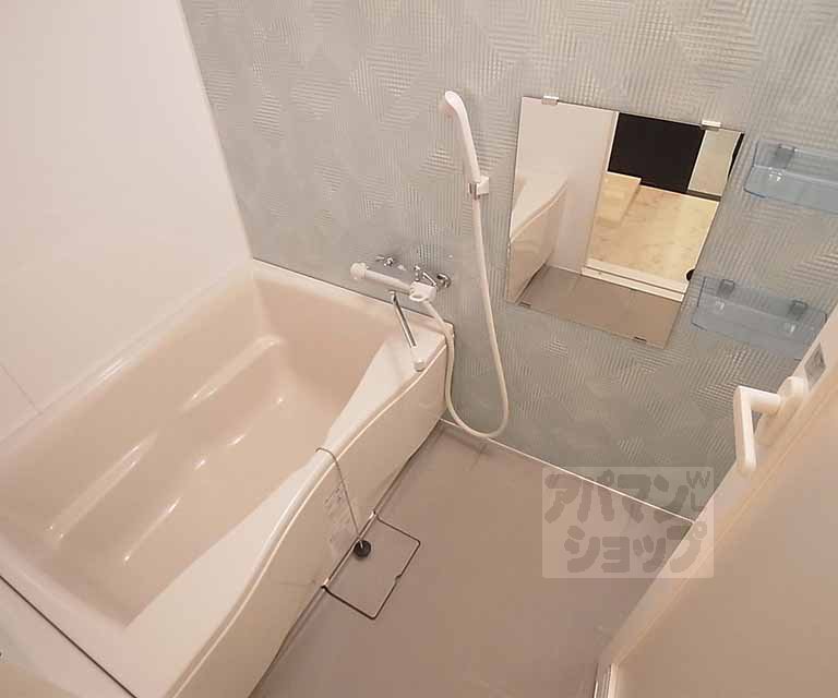 バス・シャワールーム　広めのバスを採用