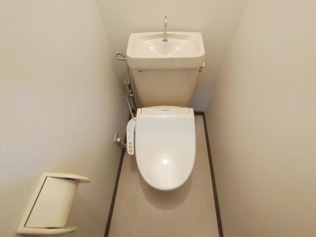 ランディングハウスのトイレ写真