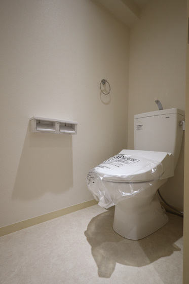 トイレ　別部屋の写真