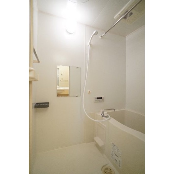 バス・シャワールーム　追い焚き、浴室乾燥機付き