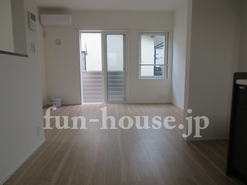 1LDK Apartment in Shibuya, Tokyo — photo 3 of 3