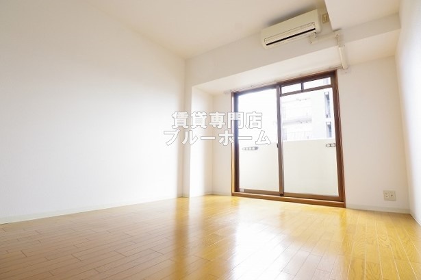 居室・リビング　明るいお部屋です！