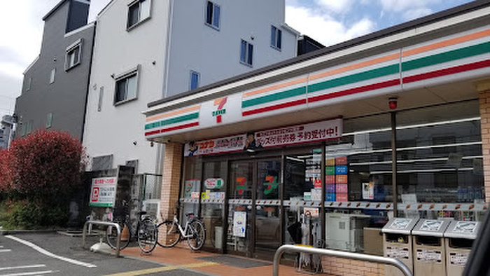 コンビニ　セブン-イレブン 大阪塚本６丁目店（コンビニ）まで300m