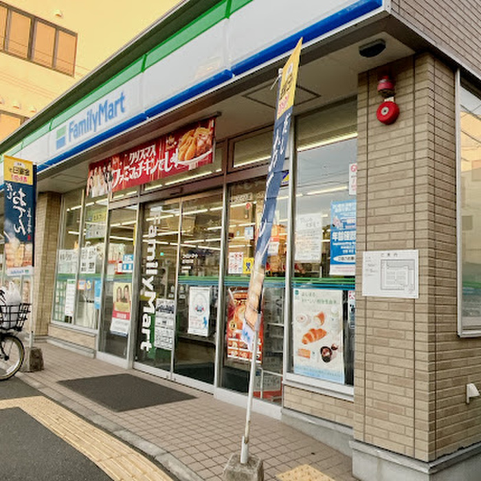 コンビニ　ファミリーマート 淀川田川店（コンビニ）まで400m