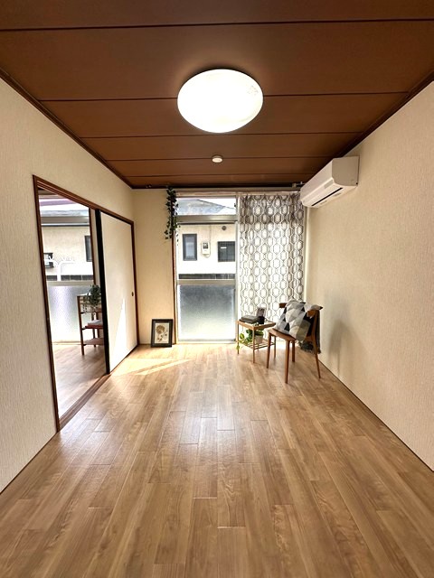 居室・リビング　南向き洋室5帖☆洋室のお部屋は毎日のお手入れもラクラクできち