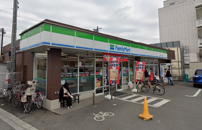 コンビニ　ファミリーマート 小金井東八通り店（コンビニ）まで550m