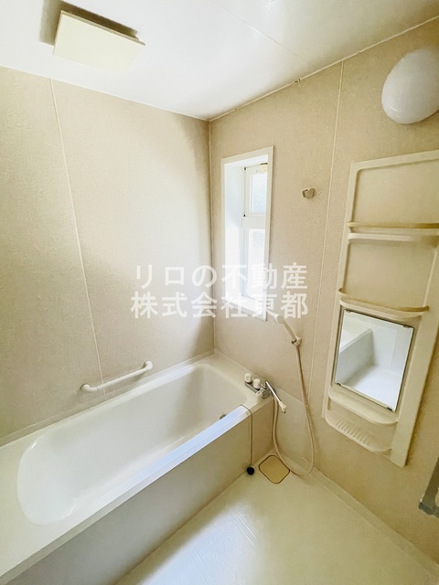 バス・シャワールーム　追い焚き機能付バス☆入浴時間がずれても安心ですね♪