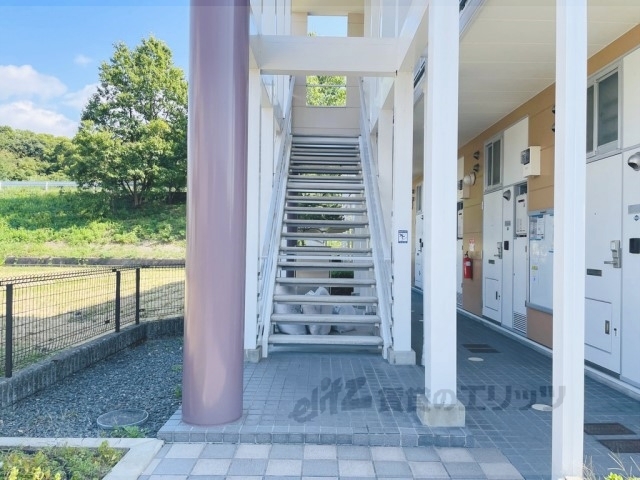 レオパレス山田池リバーサイドの外観写真