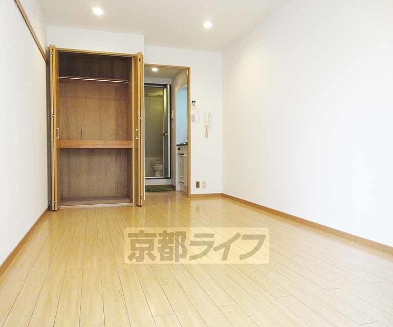 居室・リビング　広々とした洋室のお部屋！