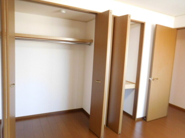 収納　洋室　クローゼット