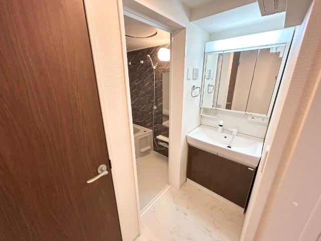 洗面設備　洗髪洗面化粧台