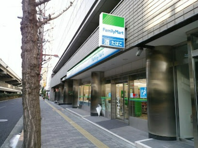 コンビニ　ファミリーマート江坂駅北店（コンビニ）まで267m