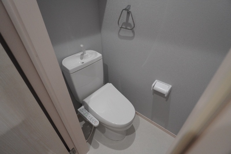 トイレ　温水洗浄便座